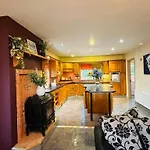 Benroe House 5 Bedrooms