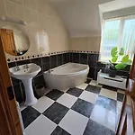 Benroe House 5 Bedrooms