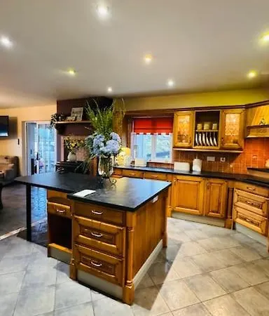 度假居 Benroe House 5 Bedrooms