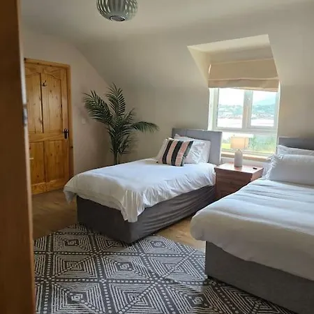Benroe House 5 Bedrooms Holiday home Killybegs