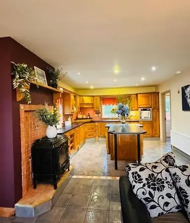 Benroe House 5 Bedrooms