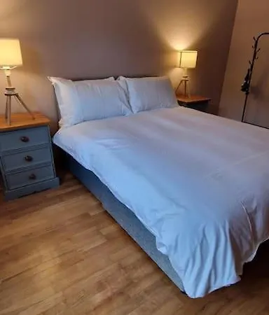 Benroe House 5 Bedrooms 度假居 *