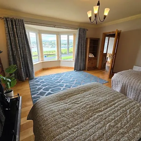 Benroe House 5 Bedrooms * Killybegs