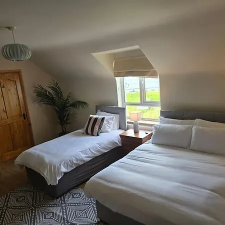 Benroe House 5 Bedrooms * Killybegs