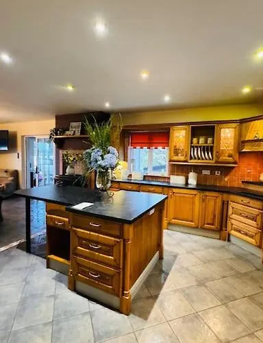 Сasa de vacaciones Benroe House 5 Bedrooms