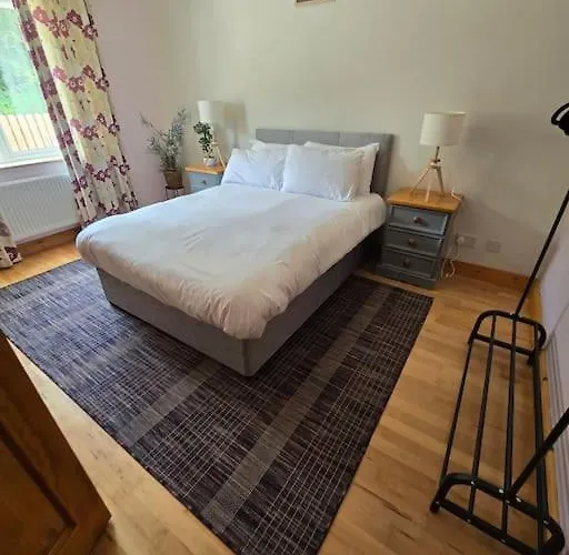 Benroe House 5 Bedrooms Сasa de vacaciones *