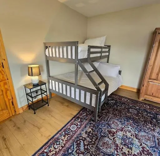 Benroe House 5 Bedrooms