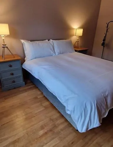 Benroe House 5 Bedrooms Σπίτι διακοπών *