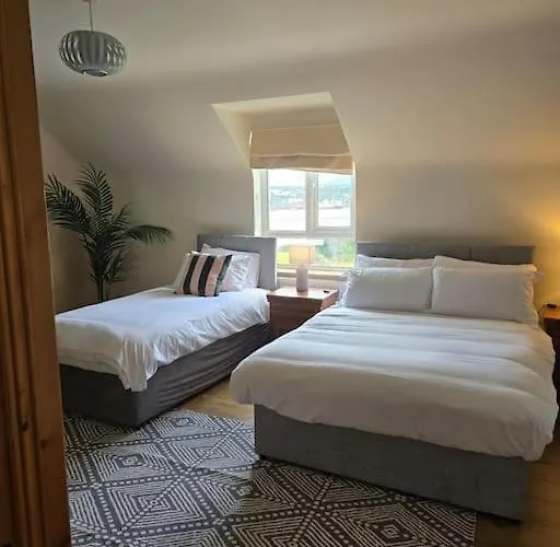 Benroe House 5 Bedrooms * Killybegs