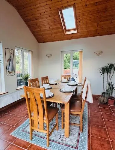 Benroe House 5 Bedrooms