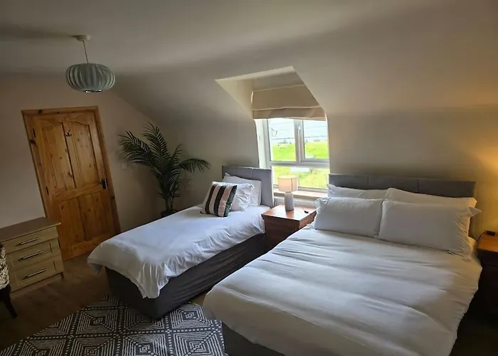 Benroe House 5 Bedrooms * Killybegs