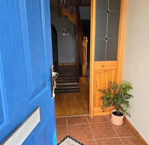 Benroe House 5 Bedrooms Сasa de vacaciones