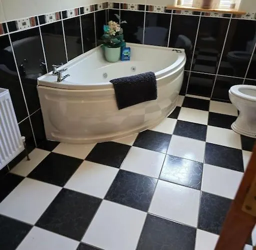 Benroe House 5 Bedrooms * Killybegs